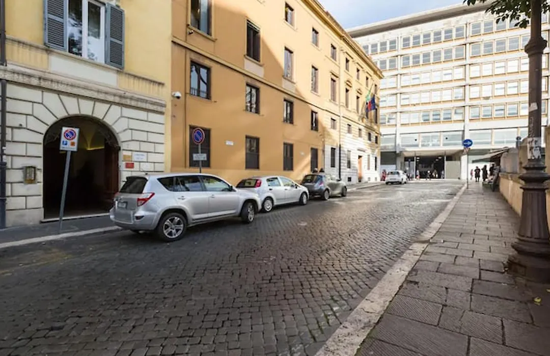 Elegant Flat In Rome Historic Center - 2 Bathrooms-1