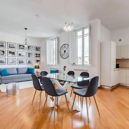 Elegant Flat In Rome Historic Center - 2 Bathrooms-2